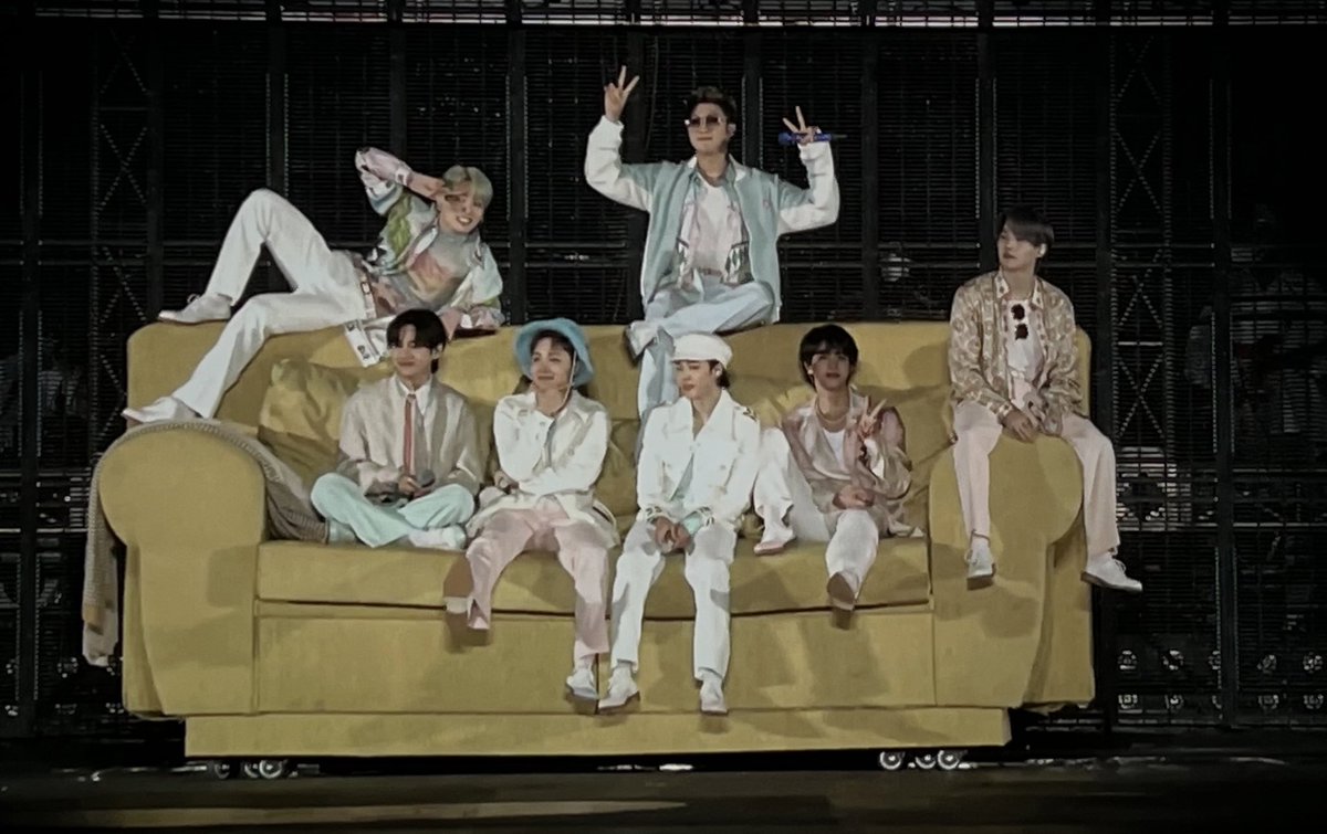 ayengbasale's tweet photo. What motivates you to wake up early on a weekend? 
Me: #BTSPermissionToDanceOnStage https://t.co/KzX3Sd8Amy