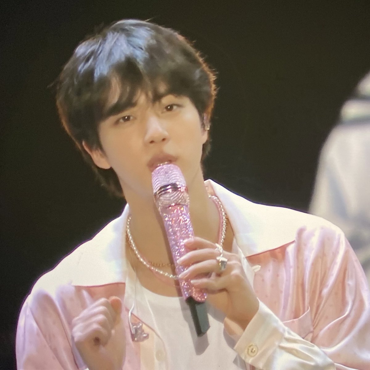 seokjinfile's tweet photo. seokjin’s pink mic and pearl necklace https://t.co/DrvcSXqO8J