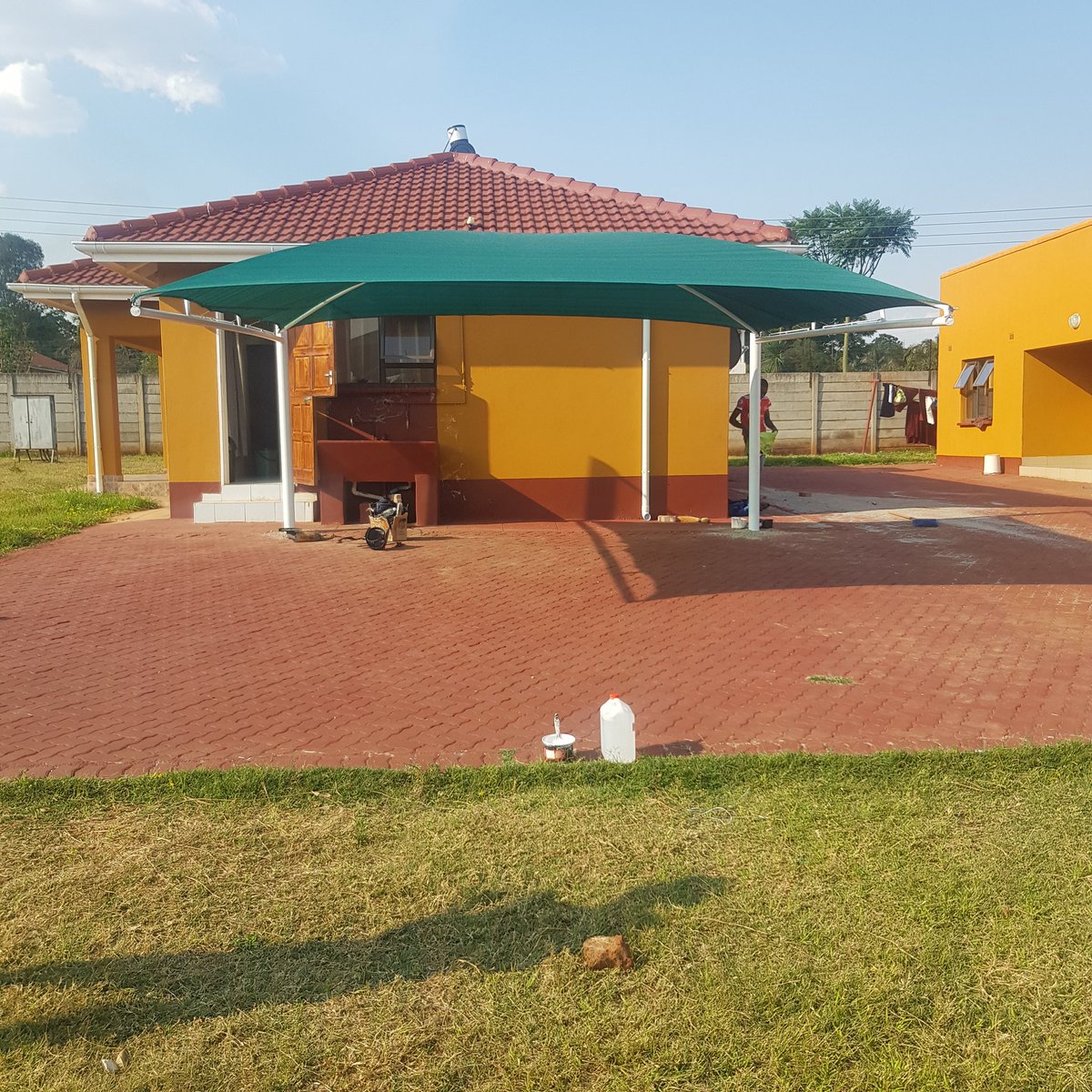 Menardkariwo1's tweet photo. @redmarketsunday @iMisred FOR YOUR CARSHADES/CARPORTS INSTALLATION AND REPAIRS CALL OR APP US ON
+263 772 373596
#REDMARKETSUNDAY
#MASKAR PROJECTS
@iMisred https://t.co/p0aLAyz0gj
