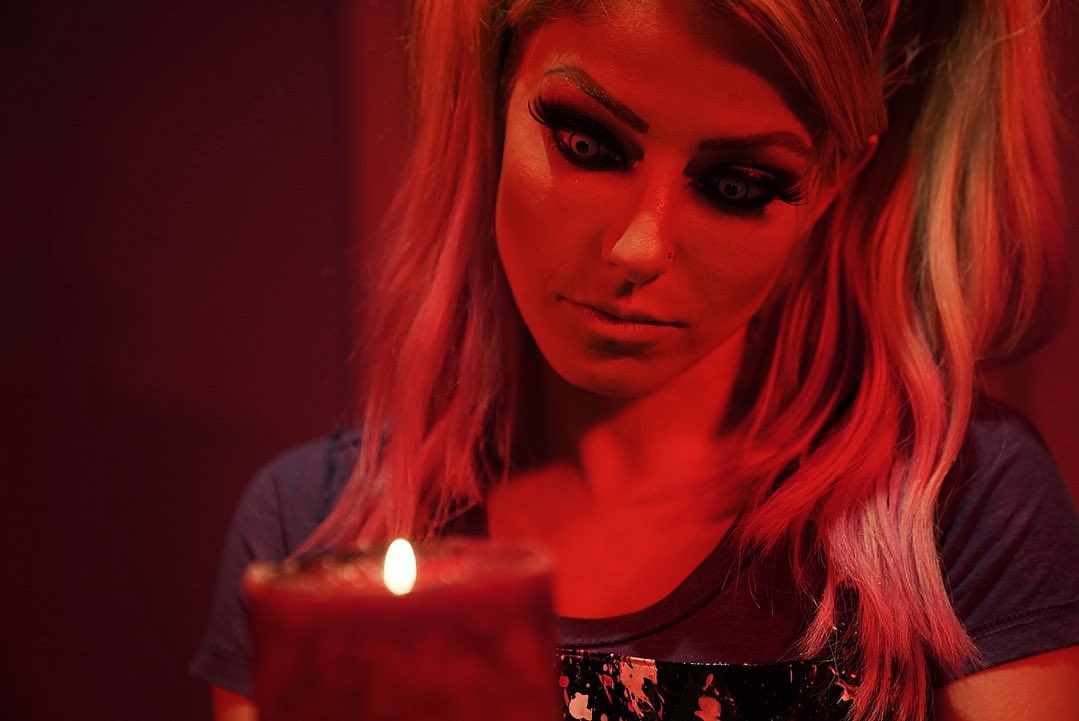 HourlyBliss's tweet photo. ✨2021 #365DaysofBliss Day 2️⃣9️⃣7️⃣
Reply with a FAV Pic or Gif of Alexa Bliss✨
@AlexaBliss_WWE #LetHerIn #AlexasPlayground #Lilly #RIPLilly 😢 #Blissoween 🎃 https://t.co/bjSmYCLEvr