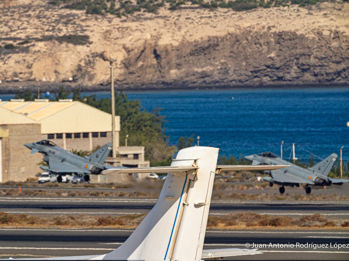 jjarolo's tweet photo. #GranCanaria #takeoff #parejas #eurofighter #f18 #ala12 #ala14 #macan #OceanSky21 #oceanSky https://t.co/BYbQj1PRWe