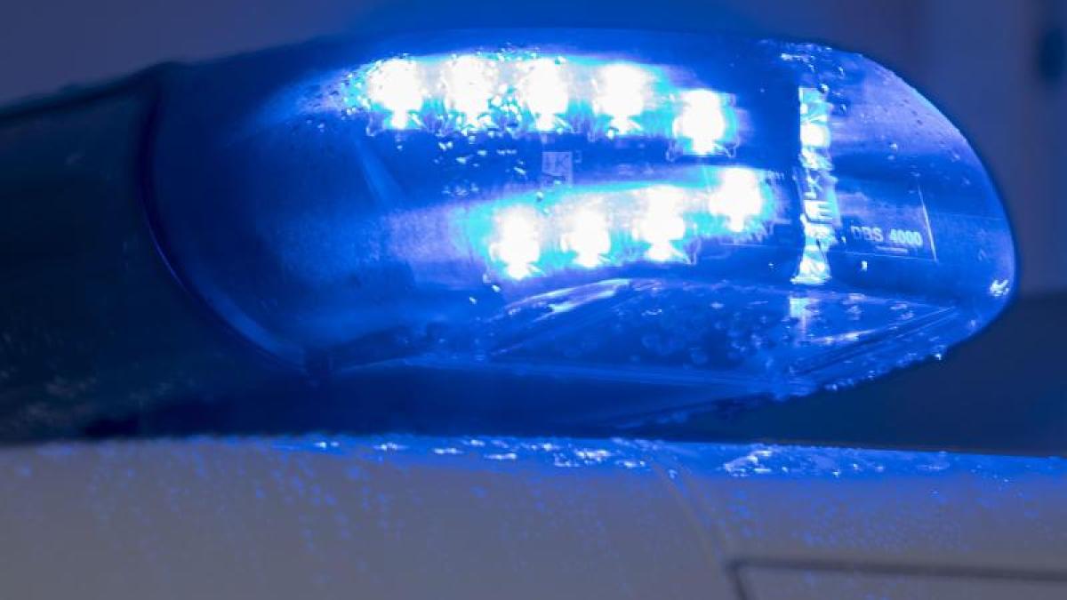 welt's tweet photo. 14-Jährige erstochen – Polizei fahndet nach Ex-Freund https://t.co/FXXEMHiKkO https://t.co/Ld5f5l9Pt2