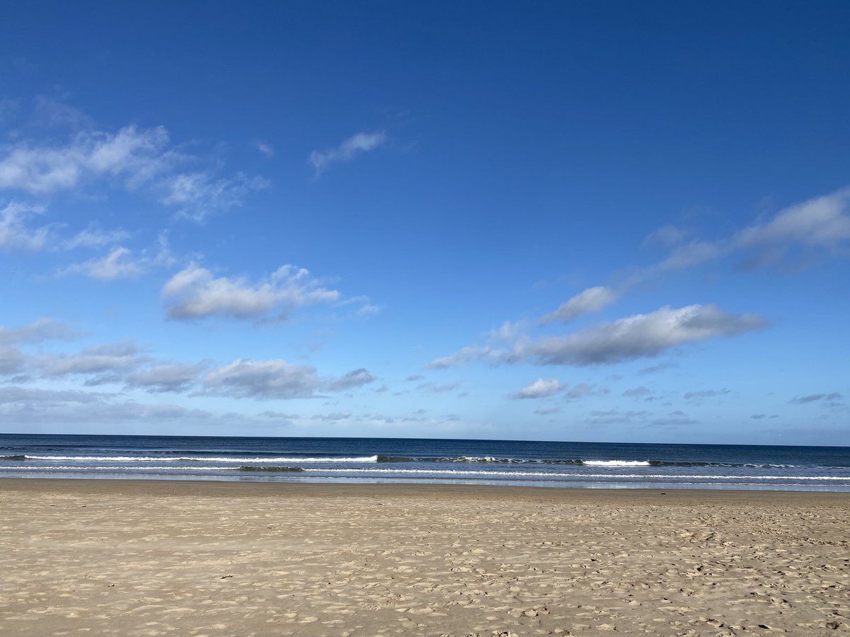 EllieKa66133452's tweet photo. From #Downhill #BlackGlen covered in #autumn leaves to Sandy beach beautiful #Castlerock glorious #Sunday morning https://t.co/oufHuuWVHw
