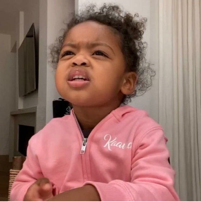 niashiela's tweet photo. Me after watching #everythingbutaman 🚮 what was that. 👏🏾utter 👏🏾nonsense 👏🏾💩 https://t.co/g5dPMqIaSy