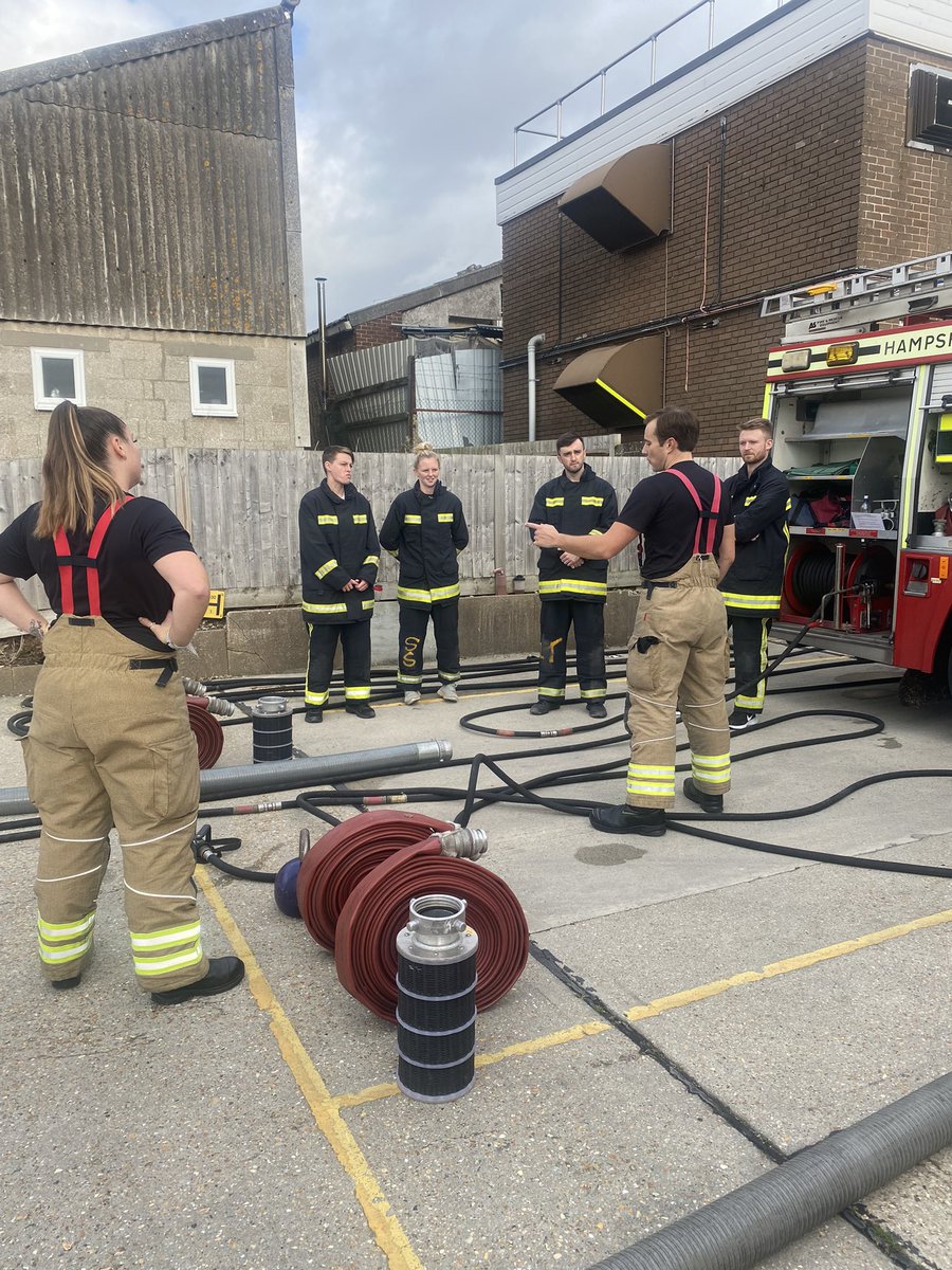 culhane_ellen's tweet photo. Recruitment open day @Fareham17 @HantsIOW_fire today! #bestjobintheworld #communitydefenders https://t.co/L4YdWg3RMq