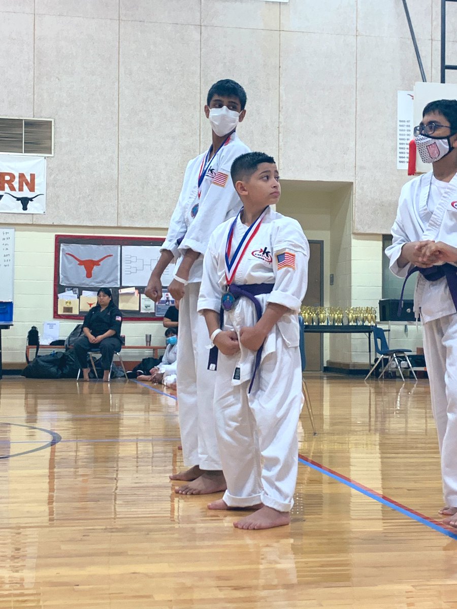 dz_kickstart's tweet photo. So proud of our competitors! Way to go Hawks! @deZavalaMS @KICKSTART_KIDS @IrvingISD https://t.co/Mq00RMgUCY