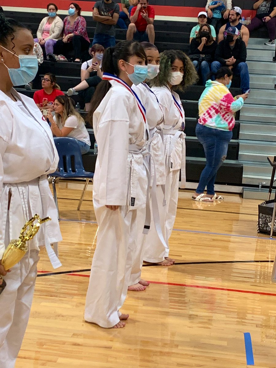 dz_kickstart's tweet photo. So proud of our competitors! Way to go Hawks! @deZavalaMS @KICKSTART_KIDS @IrvingISD https://t.co/Mq00RMgUCY