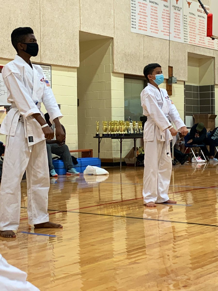 dz_kickstart's tweet photo. So proud of our competitors! Way to go Hawks! @deZavalaMS @KICKSTART_KIDS @IrvingISD https://t.co/Mq00RMgUCY