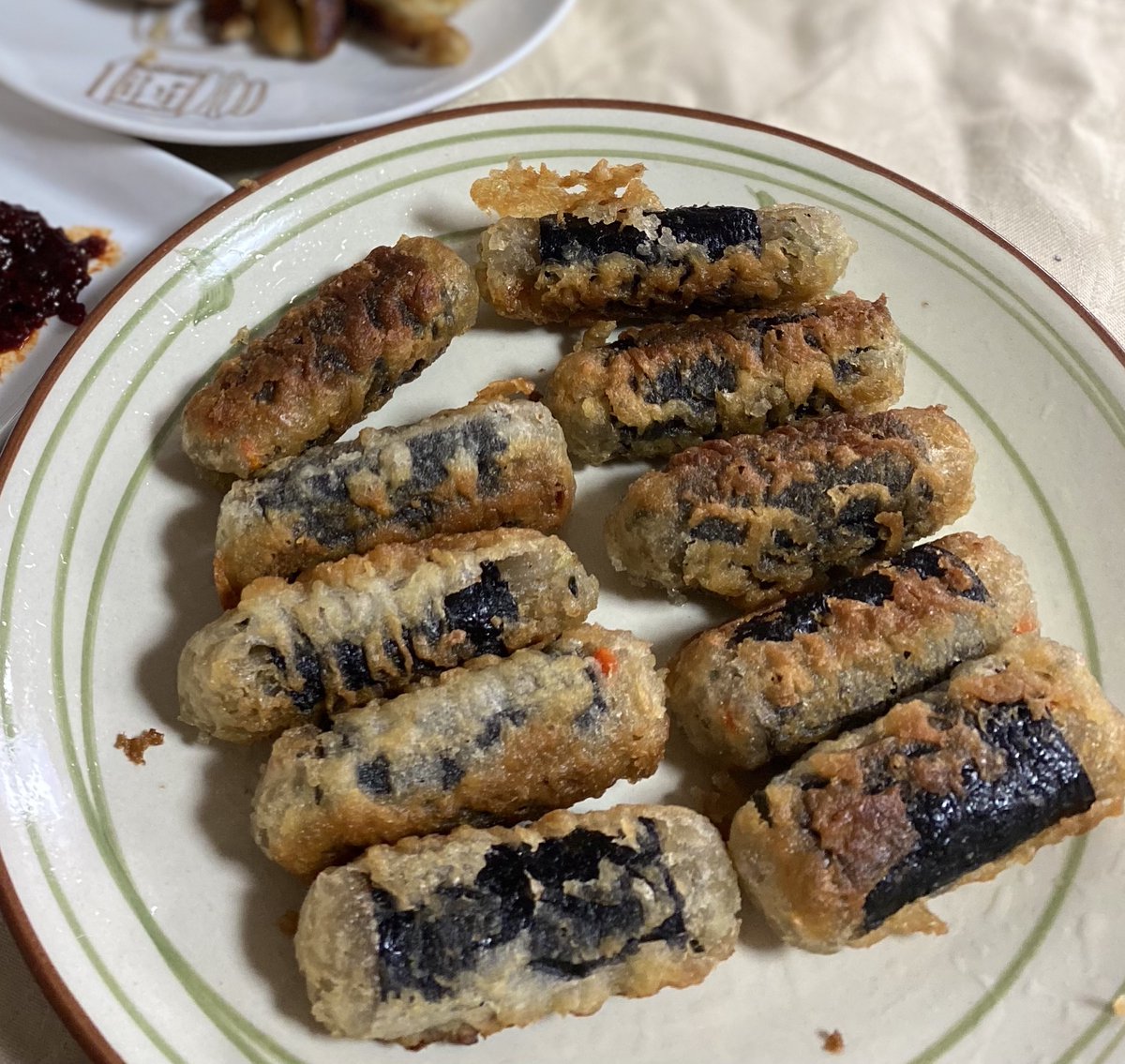 lichihsieh's tweet photo. fried seafood roll
海鮮海苔巻きフライ
炸海鲜海苔卷
炸海鲜海苔卷
#cookingdiary
#mandarintutor
#echomandarin
#料理好きな人と繋がりたい
#中国語講師
#回音中文 https://t.co/Hs4iU16Y6z