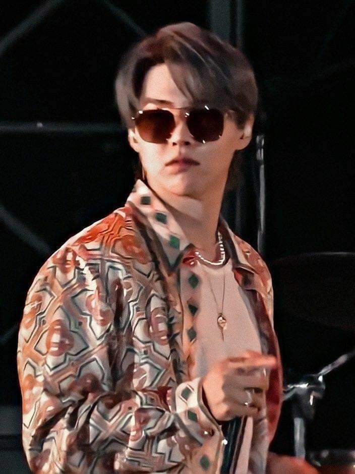 MinChery's tweet photo. Suga in permission to dance on the stage 

I'm in love with him 

@BTS_twt https://t.co/bfKEfoj1X4