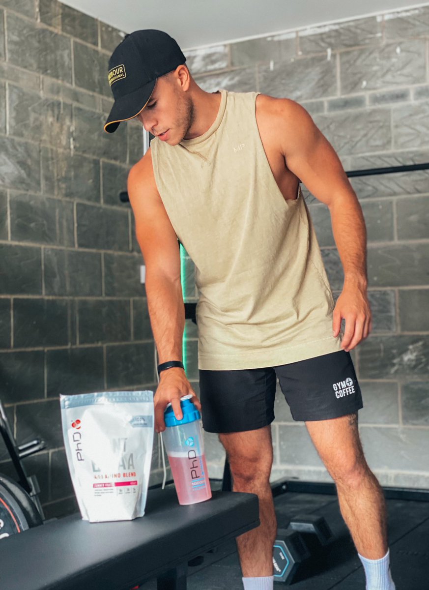 tomwseed's tweet image. PLANT BCAA 🌱 

I sip on my BCAA’s during the day to help increase muscle protein synthesis, and offsetting muscle protein breakdown.

Flavour: summer fruits 🍇🍓
code: TOMS10

#phdnutrition #performsmart @PhDNutritionUK