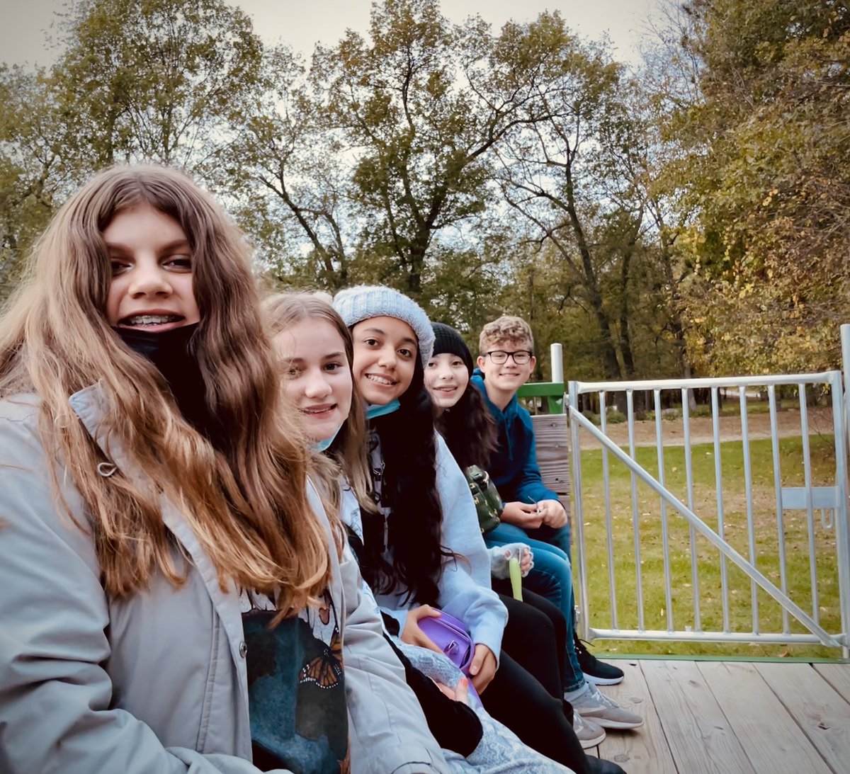 buffach1's tweet photo. Bonding and team building Friday night on the Waldon 8th Grade Chorale Hayride! #AlwaysLakeOrion #teambuilding @WaldonMS @LkOrionSchools https://t.co/gpbHFA1OTz