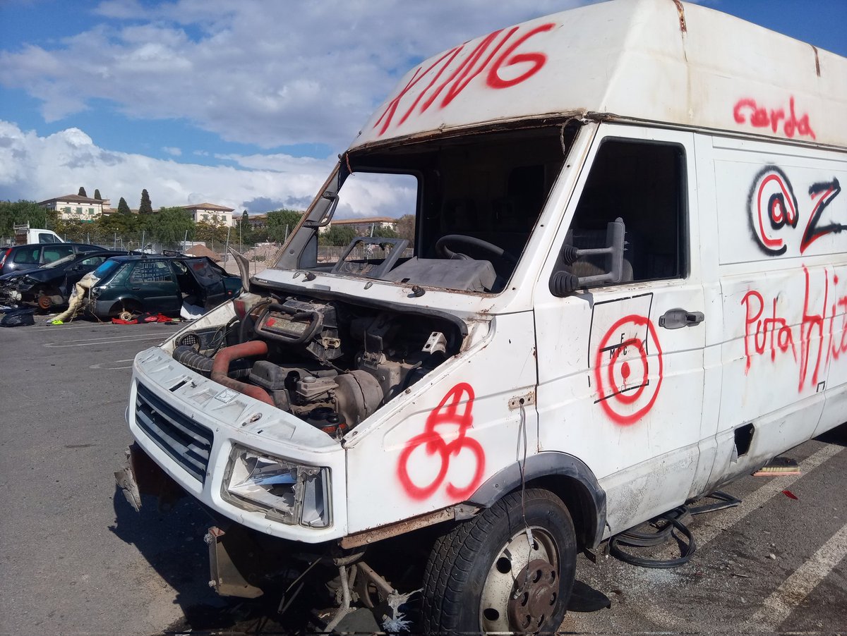 Asun1972's tweet photo. Hoy en el parking del Rafal Nou (al lado del Seminario). ¿Qué es un aparcamiento o un desguace? Zona con dificultad para aparcar
@ajuntpalma @policiadepalma https://t.co/ybFCtMmk33