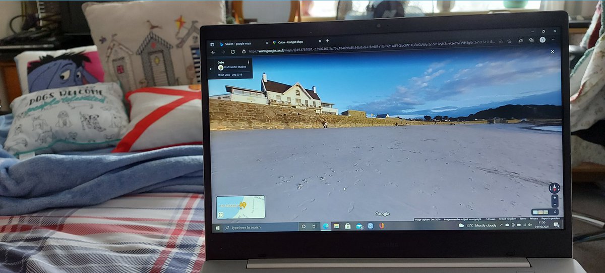 BorderlandCally's tweet photo. Enforced quiet day thanks to #CovidIsolation so decided to go on a road trip via #googlemaps
First stop #CoboBay #GuernseyCI #CHOGS 
Only problem there's only photo stops &amp; not street view.
Learnt my routes in #JerseyCI before I got there thanks to them 😊 #didmyhomework https://t.co/xaa8xu4wgJ
