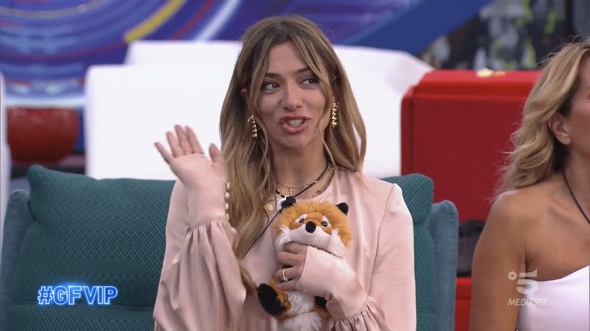 K94Pamy's tweet photo. Solo noi #viperelle sappiamo riconoscere la vera vipera di quest anno ed essere coerenti e salvarla sempre.😂💁🏻‍♀️ #gfvip #soleil https://t.co/8NKazMXxCq