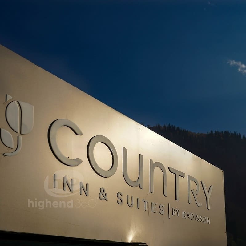 highend360's tweet photo. Country Inn and Suites by Radisson, Sonmarg, Jammu and Kashmir. #highend360 https://t.co/rew6h6nBAP