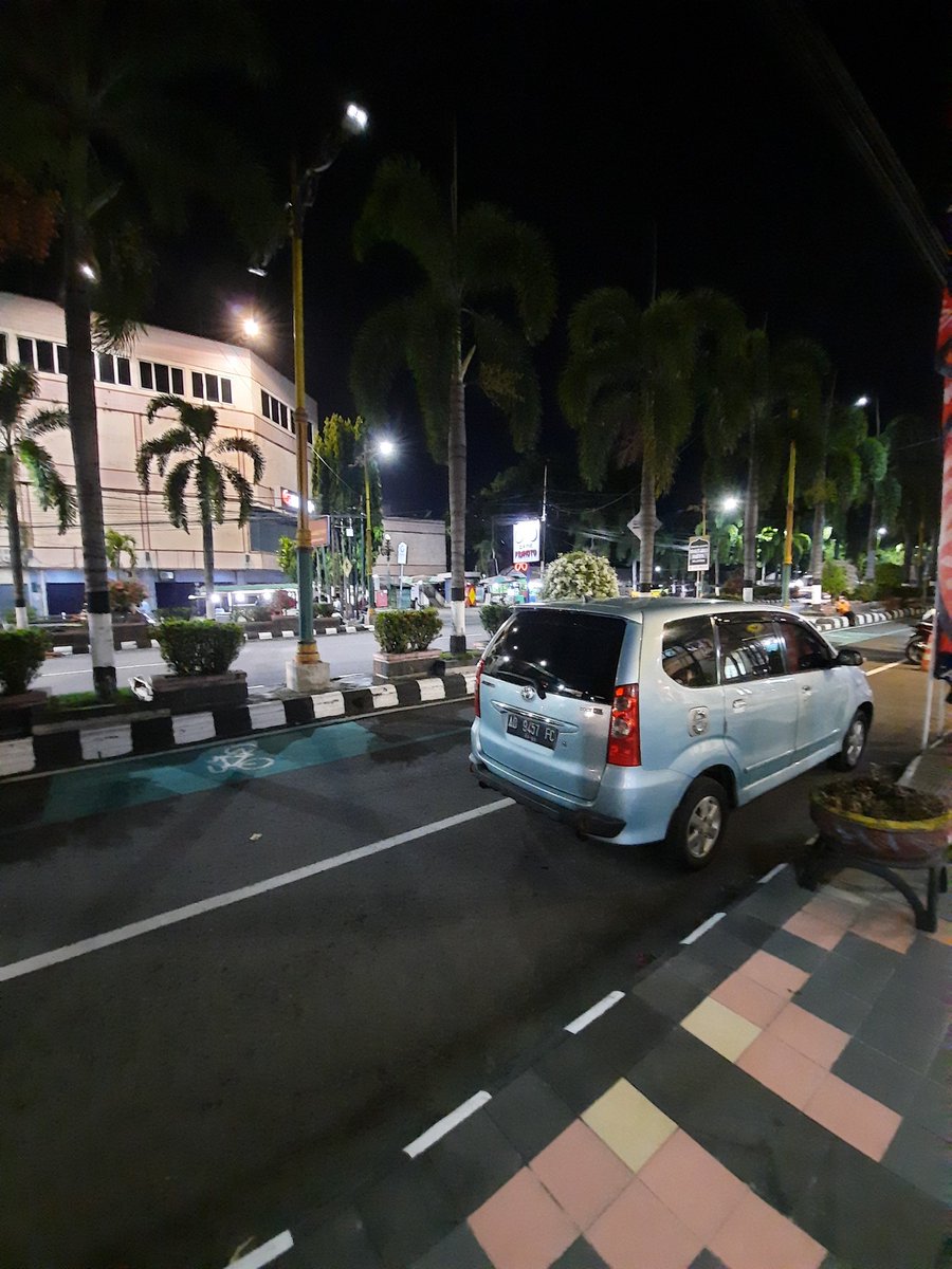 nathchs's tweet photo. @DPUPRKlaten @humaskabklaten @YaniSunarno lampu penerangan jalan sisi kanan dari arah solo di Jalan Pemuda Tengah kok redup ya? Tolong diperbaiki supaya nyala terang lagi https://t.co/AFvfg6bbf4