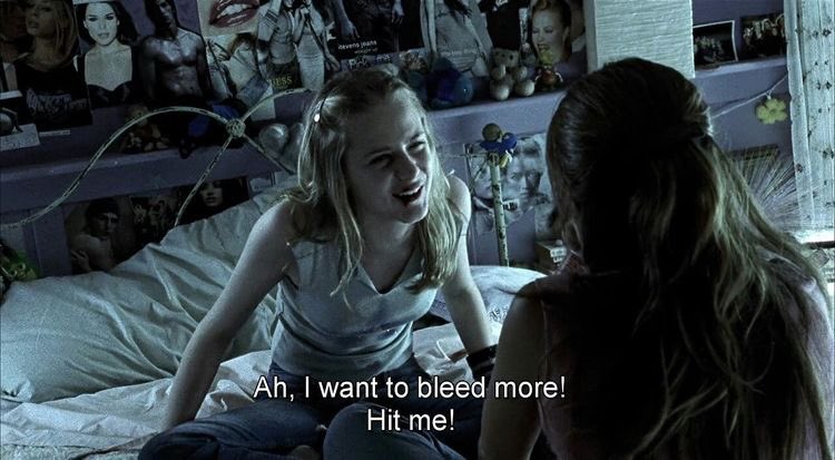 Thirteen03Fans's tweet photo. Photos from Tracy’s bedroom.

#Thirteen #Thirteen2003 #ThirteenMovie #TracyLouiseFreeland #EvieZamora #EvanRachelWood #NikkiReed #CatherineHardwicke https://t.co/1wSEyMJY0K
