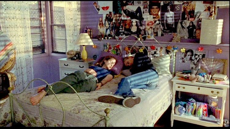 Thirteen03Fans's tweet photo. Photos from Tracy’s bedroom.

#Thirteen #Thirteen2003 #ThirteenMovie #TracyLouiseFreeland #EvieZamora #EvanRachelWood #NikkiReed #CatherineHardwicke https://t.co/1wSEyMJY0K