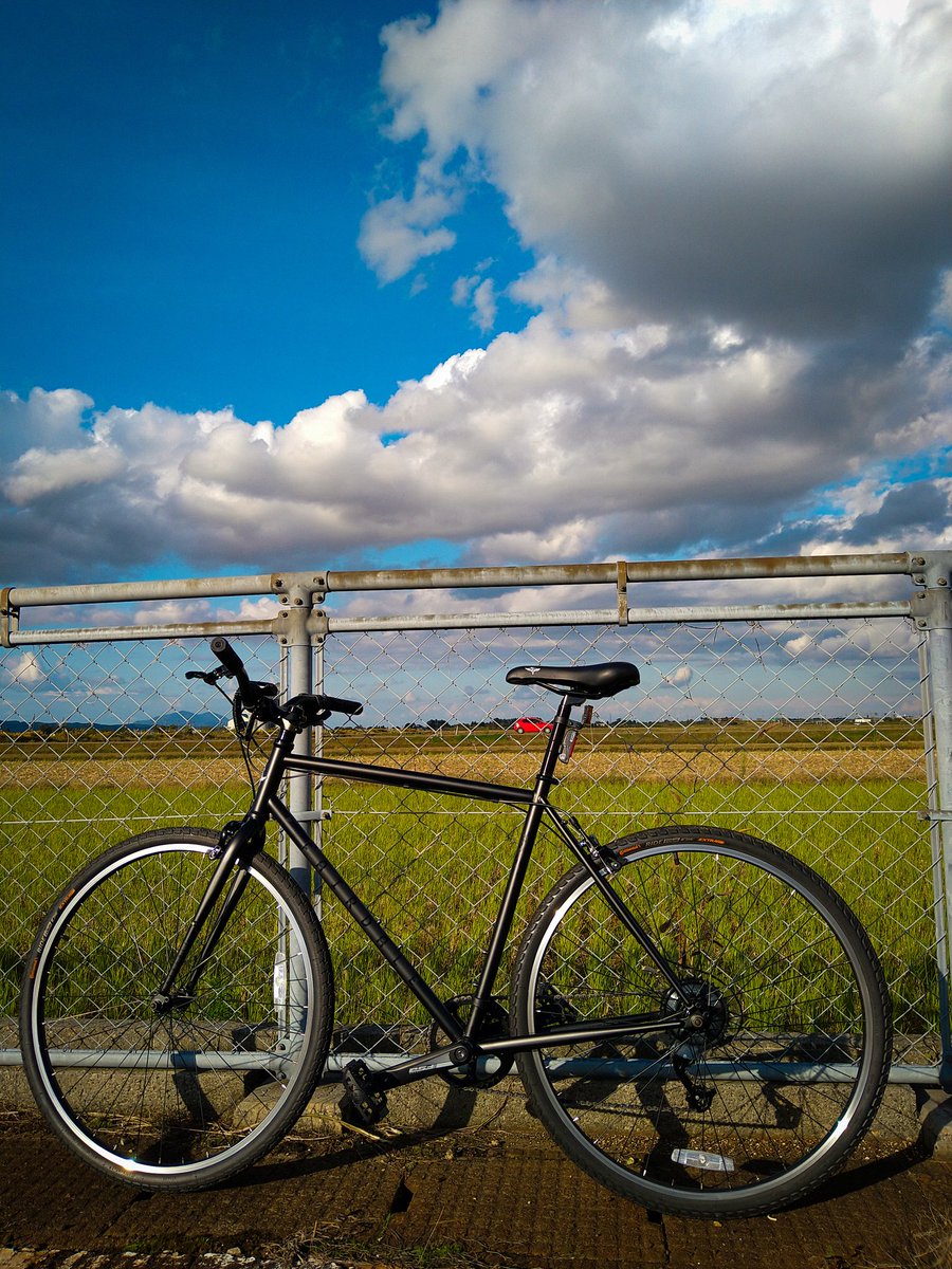 YukiskiJpcz's tweet photo. 今日は長岡、見附あたりをサイクリング🚲
途中、雨がぱらつくこともあったけど、無事に40km走破！
帰りはフレンドのソフトクリームを食べて、帰路につく。
#クロスバイク #FAIRDARE https://t.co/wCbWcTOole