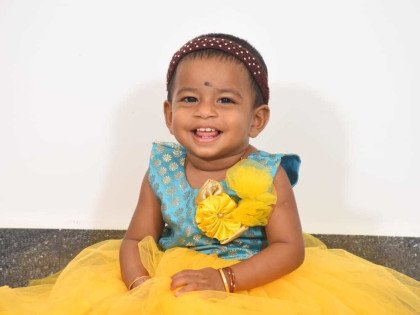Sam_Hamesha3's tweet photo. Share maximum and help her ,Baby Bharathi still needs 4 crores 
#TimeToSaveBharathi https://t.co/qfCNmoOqAq