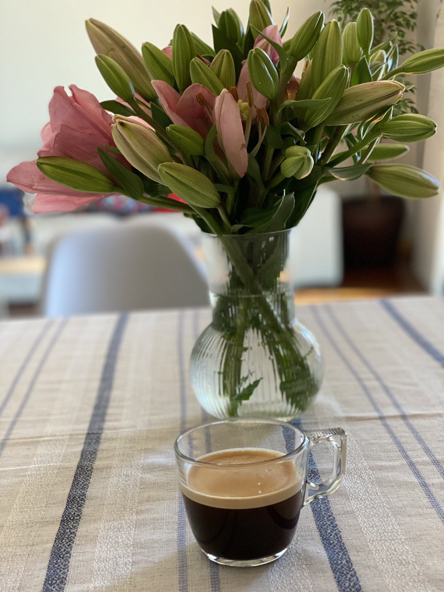 misister's tweet photo. Some coffee every day keeps you awaken and sane (or kind of)…. #newsaying #notanapple #justcoffee https://t.co/adiHijwFqd
