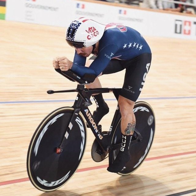 He's only gone and done it! 👊🌈 Ashton Lambie takes the Individual Pursuit gold medal to become the 2021 world champion, having also become the first person to break 4 minutes for the 4km pursuit in Mexico this Summer. #engineeredsportingperfection #performancetech #skinsuit