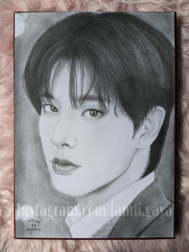 hycntmnr's tweet photo. Hopefully, I can hand them these at a fansigning event someday🥺 

@ENHYPEN_members @ENHYPEN #Enhypen #엔하이픈 #HEESEUNG #JAY #JAKE #SUNGHOON #SUNOO #JUNGWON #NI_KI #fanart https://t.co/ydrYrKd4fh