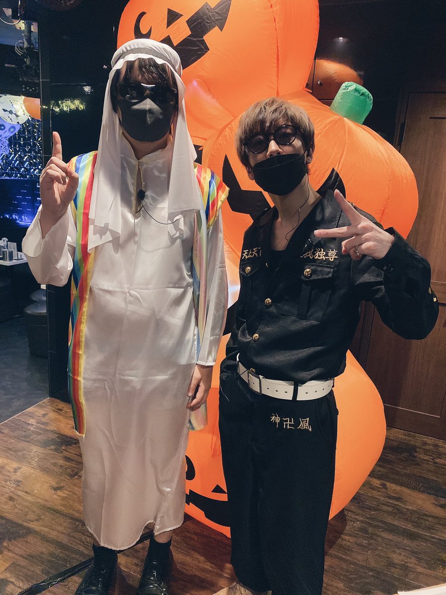 ikesamama's tweet photo. ハロウィンしてるよ🎃

左はなんのコスプレ？ https://t.co/5ua12nTYAy
