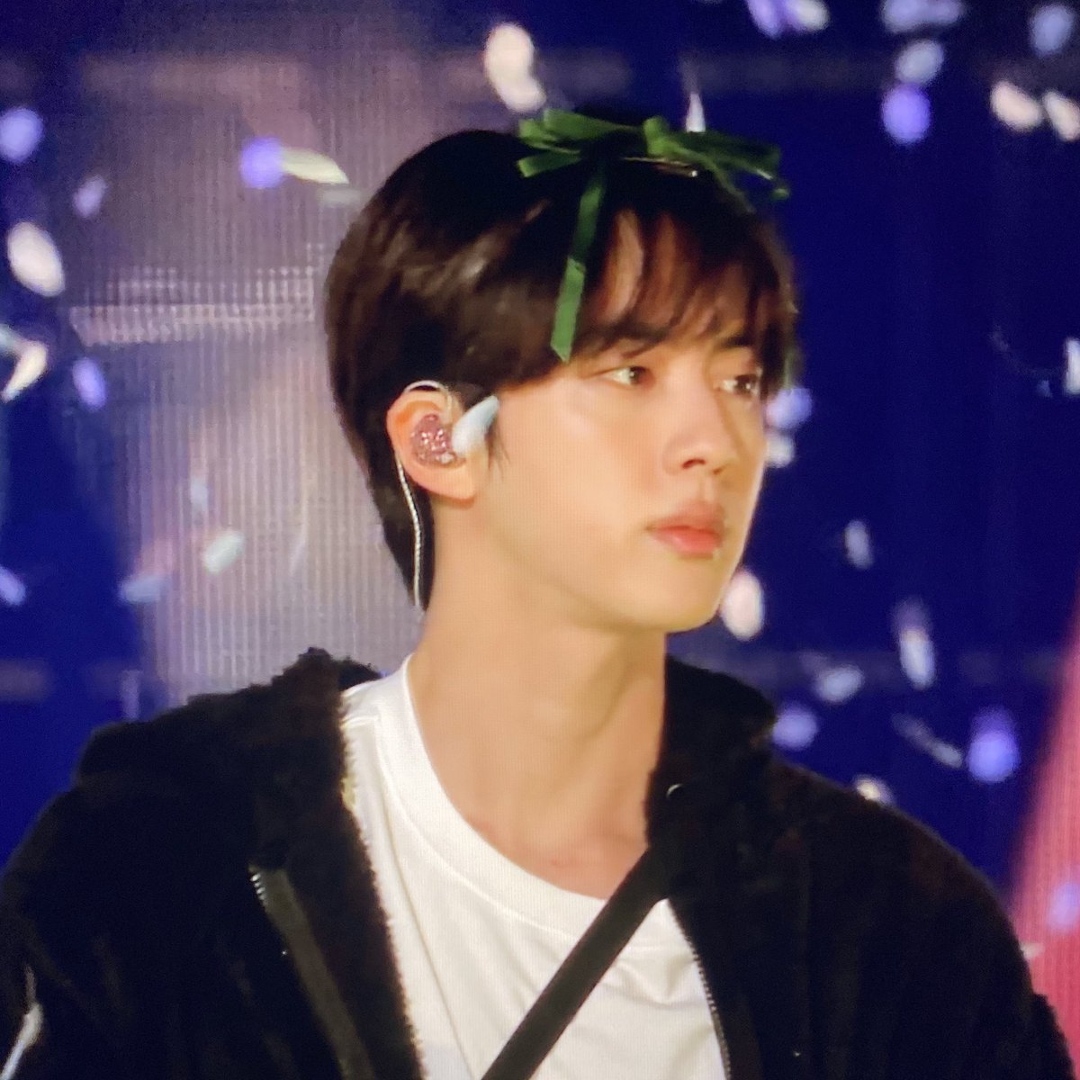 seokjinfile's tweet photo. SEOKJIN IS UNREAL https://t.co/SYQAiBrPFi