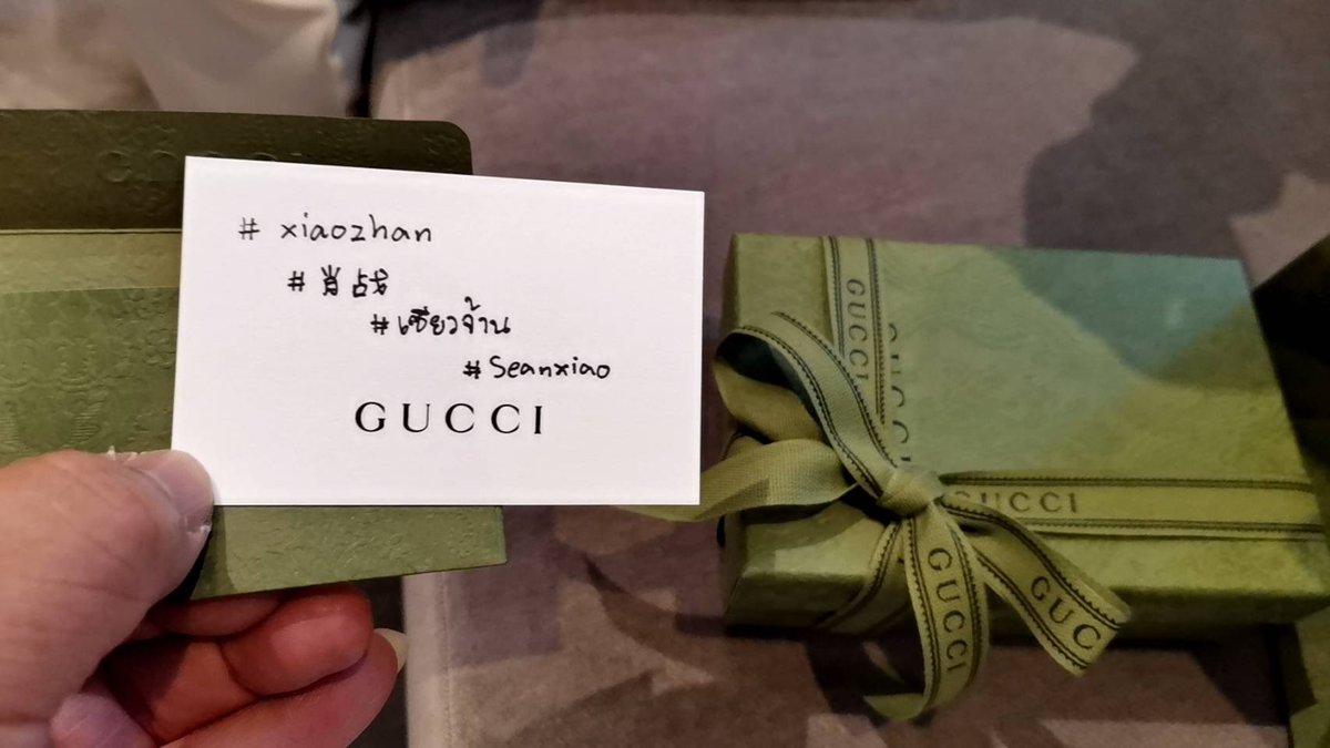 nnnnnntb's tweet photo. #XIAOZHANxGUCCI บอกพี่SAว่ามาซื้อเพราะพี่จ้านเลยนะคะ 🥺 พี่เค้าเลยเขียนการ์ดให้ด้วยอุแงน่ารักมากๆเลย🥺 เดือนนี้งบน้อยเอาไปแค่นี้ก่อนนะงับ😭 https://t.co/XPofr3Gt2n