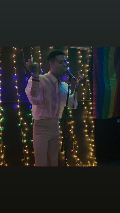 Flipping you off ❤️ https://t.co/Nb3ZeoFLht