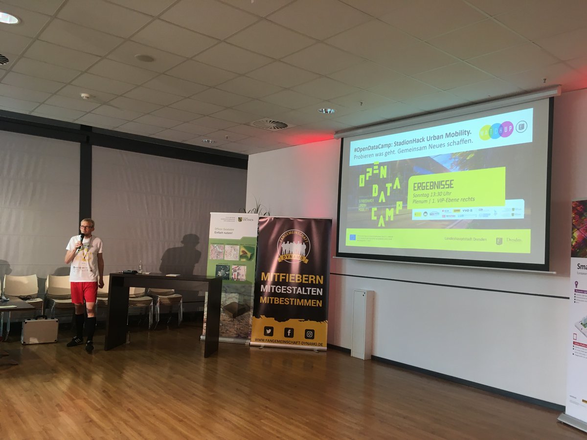Nach zwei ereignisreichen Tagen im <a href="/RHStadion/">Rudolf-Harbig-Stadion</a> präsentieren die Teilnehmer:innen des #OpenDataCamp heute ihre Ergebnisse. Wir sind gespannt zu sehen, welche Ideen gemeinsam entwickelt wurden … |  #repaintdresden #urbanmobility