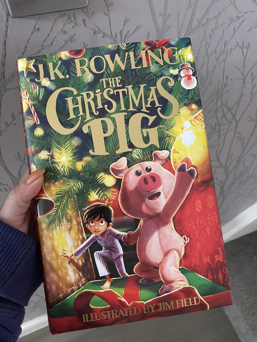 dbees19's tweet photo. Treated my Year 5 class to a new class novel for next term - let’s see how it compares to Harry Potter!! Hope my class are as excited as I am to read it! 😁🐷 🎅🏽 #book #classnovel @jk_rowling #year5 #reading #teacher #nextterm #autumnterm2 #novel https://t.co/uD4hfZiiZU