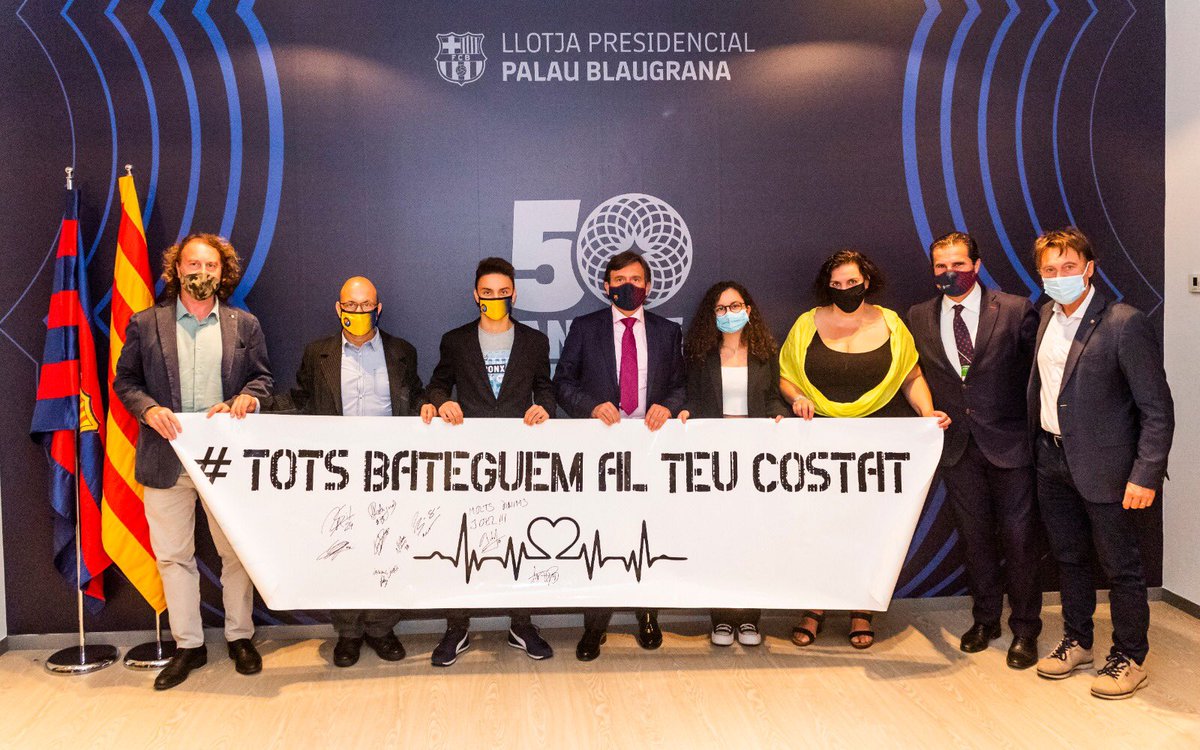 FCBhoquei's tweet photo. 👏 La millor visita que podiem tenir avui a la Llotja del Palau!!!

💪 Estem molt contents de veure’t al Palau, Joel! 

💙❤️ https://t.co/E3B99ZYHS5