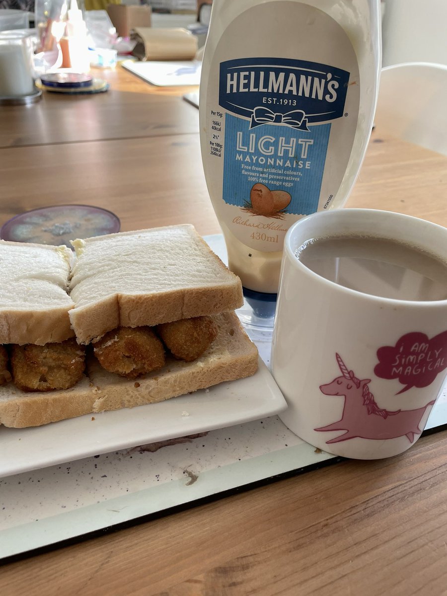 Daveconway123's tweet photo. #FishFingerButty
Probably the best Sunday snack in the world https://t.co/w9j6D6AJAw