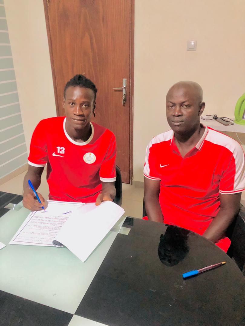 DjibreelDiallo's tweet photo. #FootLocalSn
Léopold Badji quitte @us_ouakam pour rejoindre #AsDouane.
#MercatoSn https://t.co/UHAUUiWOf7
