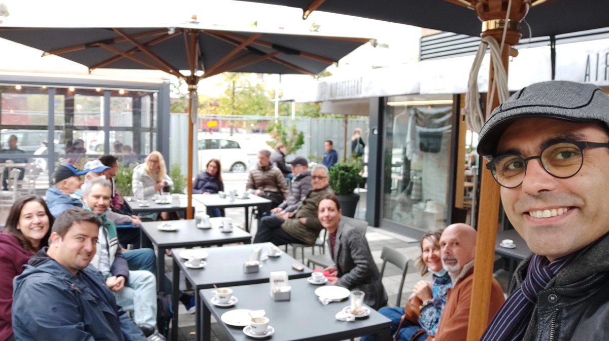 BicoccaComitato's tweet photo. Dopo + di 1 anno di pausa forzata oggi ci siamo ritrovati al #Baretto14 in #Bicocca x la #ColazioneDiQuartiere durante la quale abbiamo avuto come ospite la nuova Presidente di Municipio9 @anitapirovano con cui abbiamo scambiato #4chiacchiere sul #quartiere e su come migliorarlo https://t.co/fOgJoEUHbe