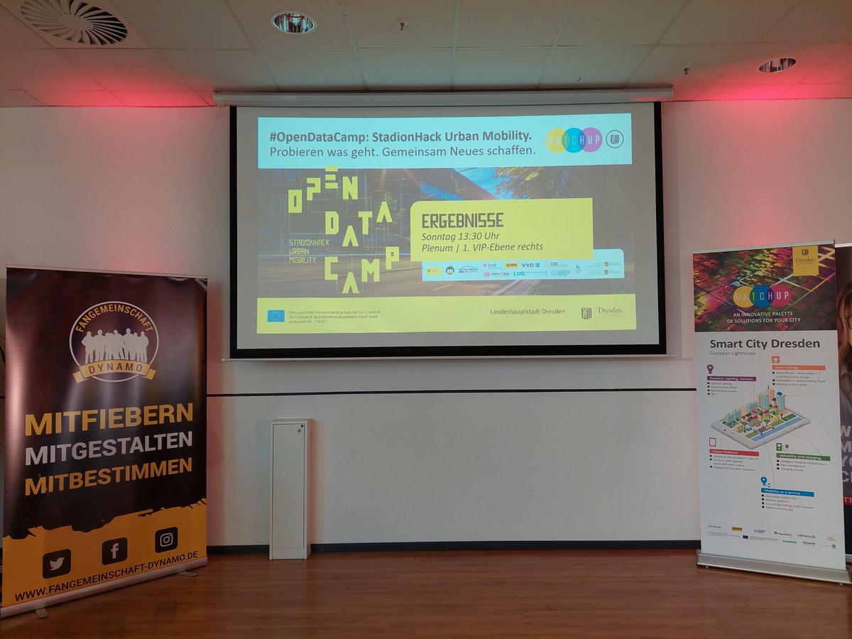 Vom ersten Blick bis zum Pitch in 48h im <a href="/RHStadion/">Rudolf-Harbig-Stadion</a>. Jetzt präsentieren 9 Teams ihre Lösungen für 5 Missionen. fangemeinschaft-dynamo.de/opendatacamp/  #OpenDataCamp  #repaintdresden