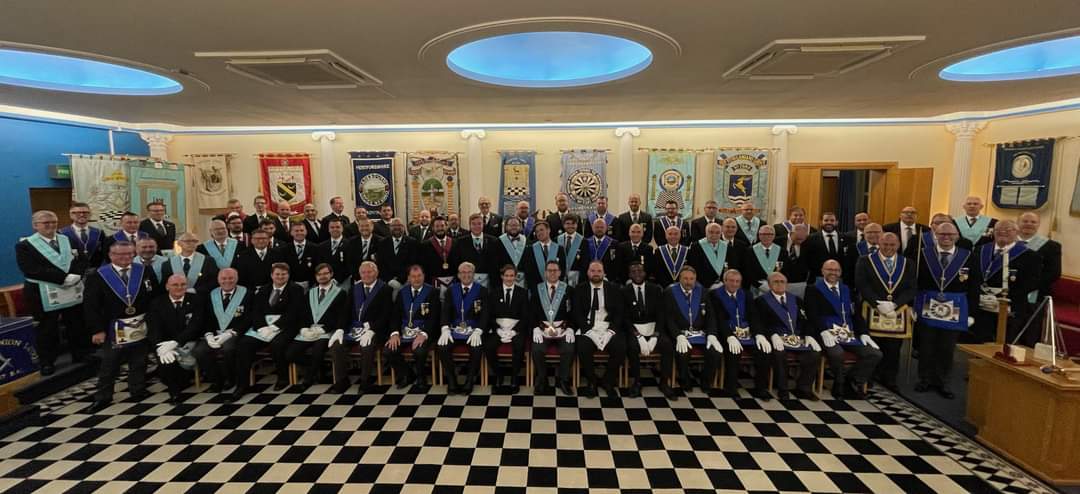 SULodge767's tweet photo. Who are those amazing young men on the back row, Ooooo, it can only be members of @SULodge767 &amp; @FHLightBlueClub conference photo followed by triple initiation. Those young men can certainly host a fantastic conference and then perform such high standards in Temple, well done🍻🍻 https://t.co/xrdB2TIS8H