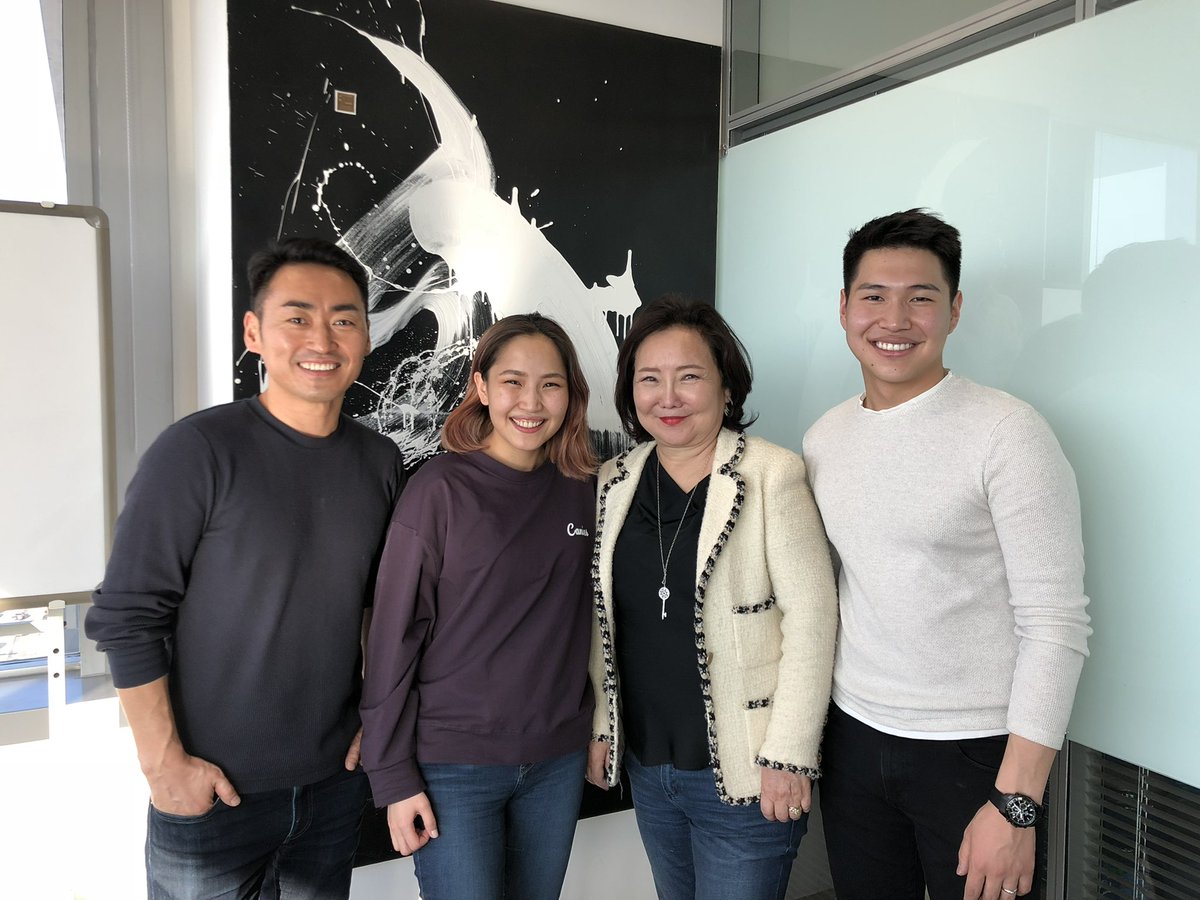 Оюунгэрэл эгчтэй ганц удаа л уулзахад дулаан энерги төөнөж, залуусын боловсролын төлөө хамтарч байгаадаа туйлын баяртай байгаа нь илт байсан даа. Гайхайлтай шарк байсан шүү #шарктанк #tomyo