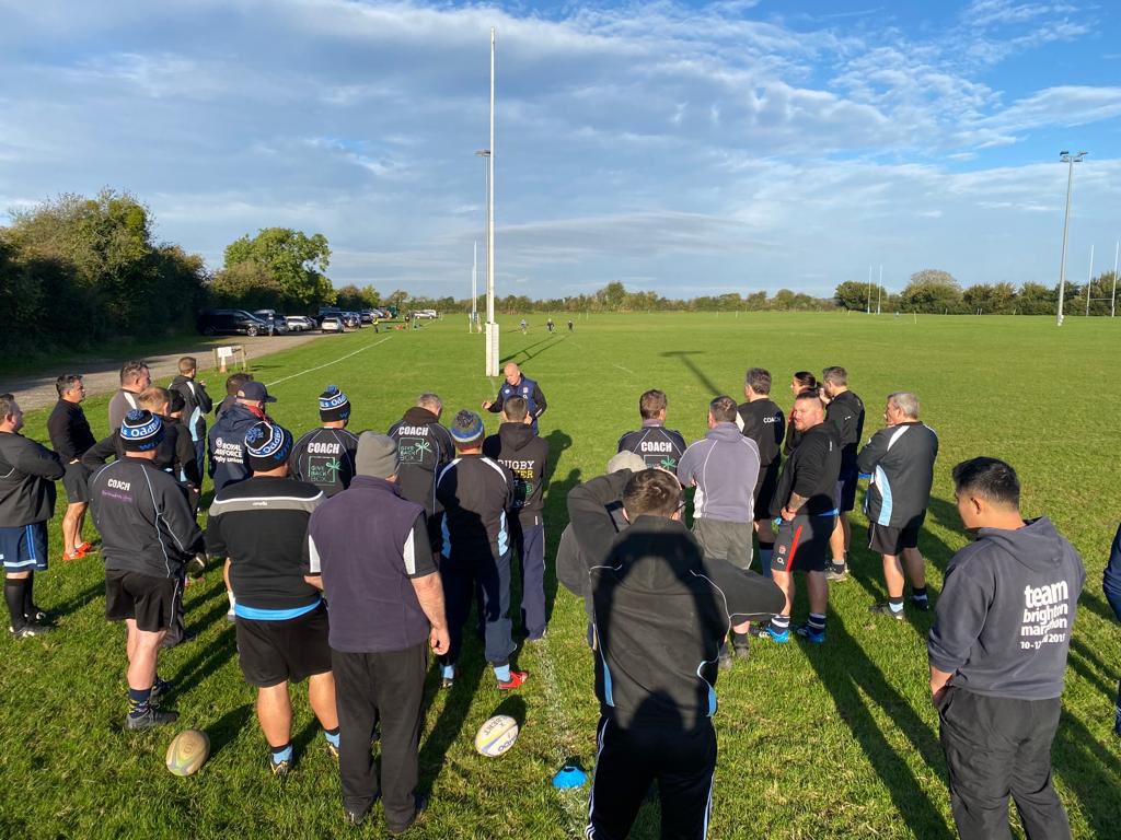 Brilliant having so many coaches from across age groups at the @WitneyRFC whole club coaching this morning. Great engagement & enthusiasm for the game & their club, definitely taken in to the sessions with their respective teams, with help from senior players.!! @KYBOEngland