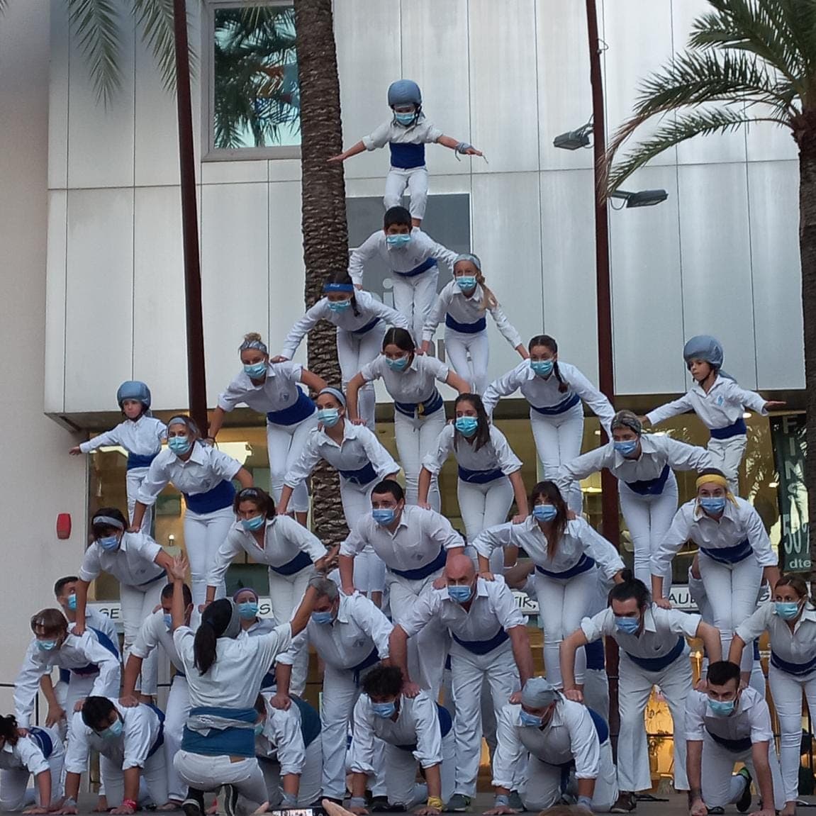 FalconsVilanova's tweet photo. 💙 Feliços i orgullosos de la feina feta.
🔵 Tanquem temporada amb una gran diada exhibint 10 grans figures i molt ben acompanyats dels falcons de Llorenç del Penedès.

☝🏼L'any que ve, 50è aniversari. En sentireu a parlar!

@FederacioFalcon @ajuntamentvng @VilanovaTurisme https://t.co/kJxbrIlalv