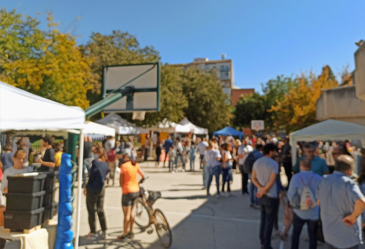 🌱 El primer eco mercado Luis Rosales está siendo todo un éxito. Todas las familias disfrutan de un domingo soleado en compañia. ¡No te lo pienses y ven a vernos! 🍄