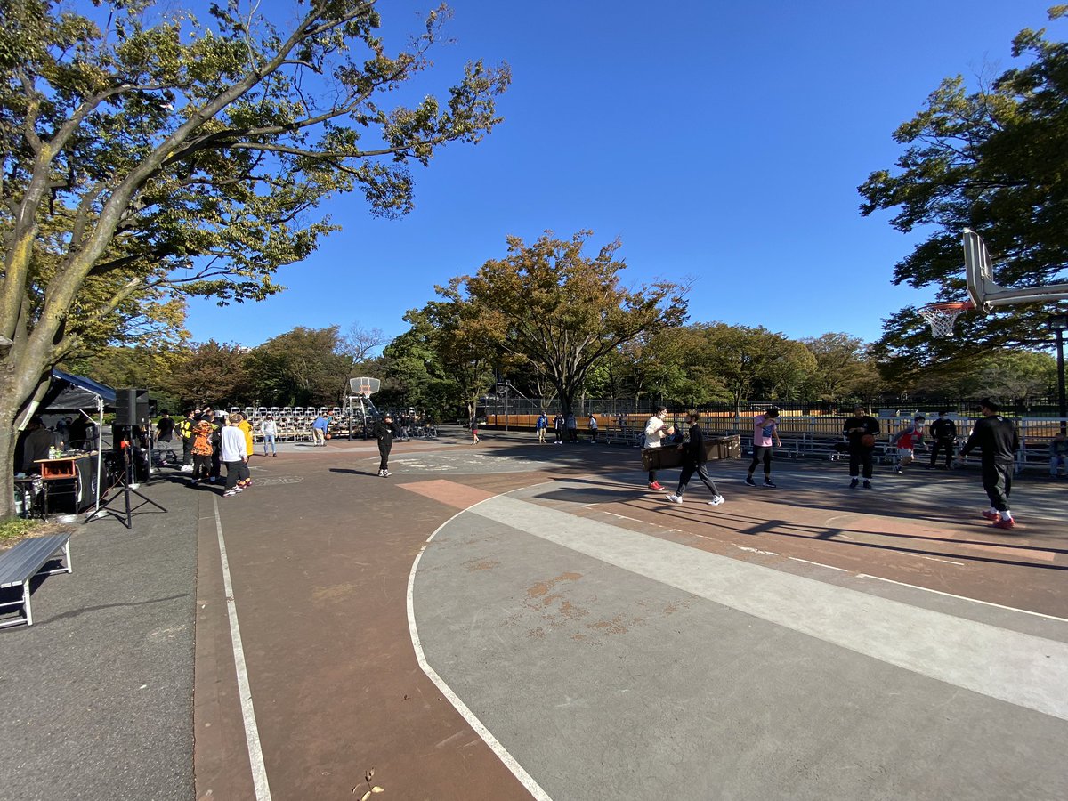 420_taiki_wsz's tweet photo. ALLDAY楽しいな🏀雰囲気も最高👍

決勝トーナメント残れるように、まだまだTEAMで頑張らないと🔥

今回、通訳スタッフとしても関わらせてもらい、沢山の人にも再会できて、本当楽しい2日間でした👏ありがとうございました。

ALLDAY🏀🔥‼️

Thank You.

#ALLDAY
#team420
#ALLDAYMAG
#JUMPMAN
#TOKYO23 https://t.co/X1G57jkPma