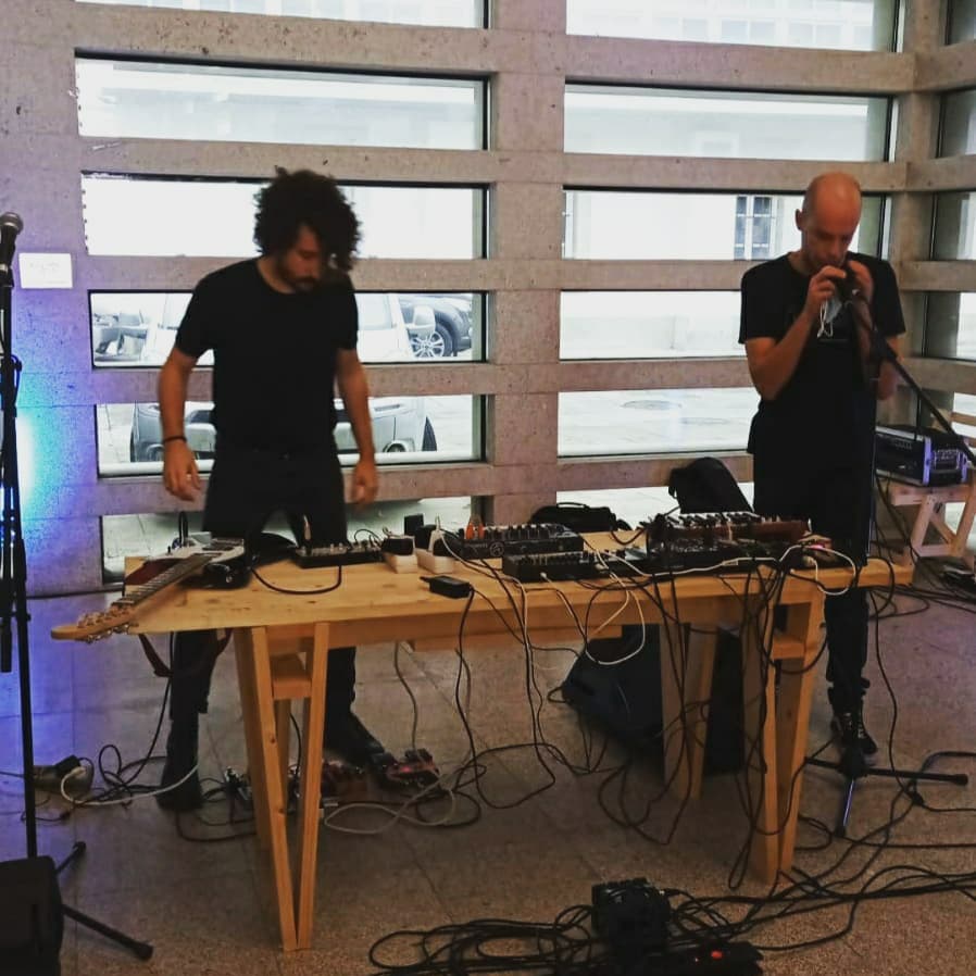 FerrorRecords's tweet photo. World Rally Boys: Legítimo Polvo x Nüca!
Hoxe ata as 15:00 da tarde na Fundación Luis Seoane (A Coruña) posto Ferror Records...
@FerrorRecords #ferrorrecords #diskedisco #legitimopolvo #nüca #vinilos #cd https://t.co/J4E7HSM7PA