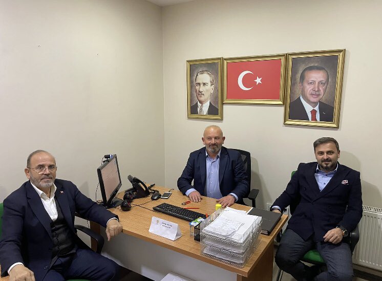 Ak Parti Zeytinburnu İlçe Nöbetimde Ziyaretime Gelen Ak Parti İstanbul İl Spor Komisyon’una Teşekkür ediyorum.
<a href="/selamidelibalta/">A.Selami Delibalta🇹🇷</a> 
<a href="/SayimMadak/">Dr. Sevim Sayım Madak 🇹🇷</a> 
<a href="/meserhatkaradag/">Mehmet Serhat KARADAĞ 🇹🇷</a> 
<a href="/cetinakgul/">çetin akgül</a>
