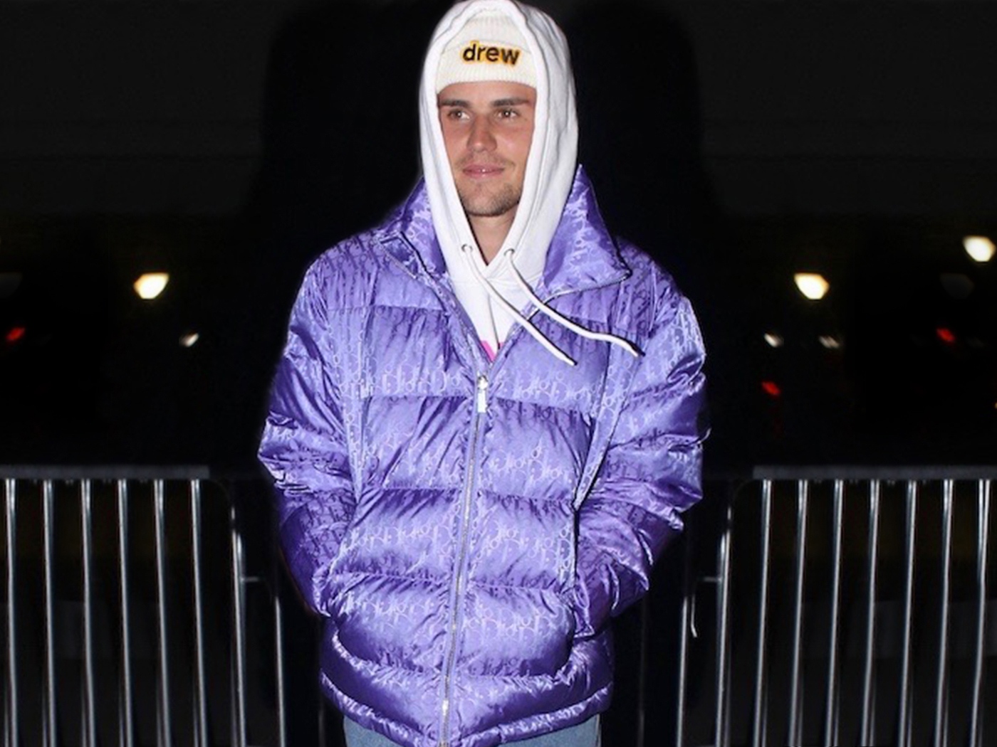 X \ Dior على X: .@JustinBieber steps out on trend and in color wearing a  #DiorOblique motif purple puffer jacket from the Dior men's collection by  Kim Jones, turning heads in Los