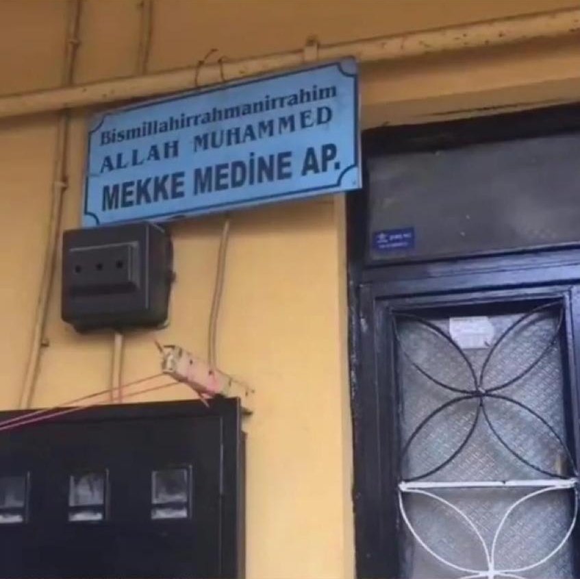 cemdegggg's tweet photo. Şu bina seçime girse %30 alır.
#istenmiyorsunuz https://t.co/wZOi7zXsaP