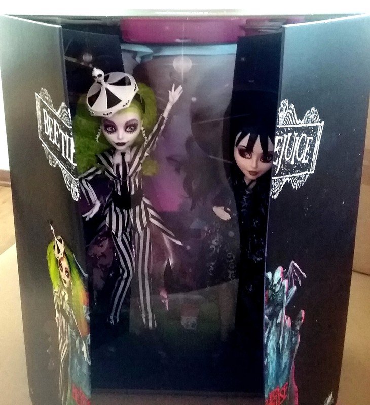 superania31's tweet photo. They got here in perfect condition ❤, I can't stop looking at them ❤❤❤ 
@MonsterHigh @Mattel #MonsterHigh #MonsterHighInItaly https://t.co/8i5UgR283C